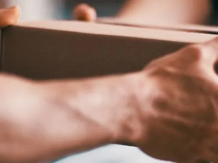 KOSTENLOSE Lieferung (*)